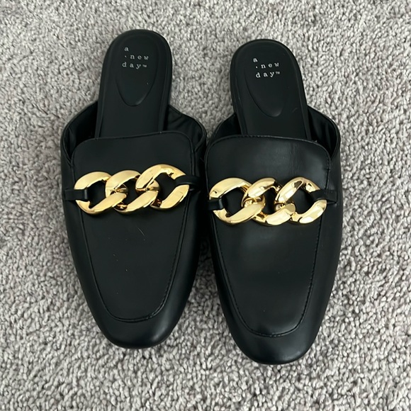 Mules - Picture 1 of 1